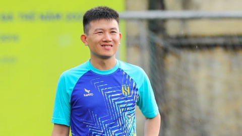 HLV Phan Như Thuật: ‘SLNA trụ hạng rồi nên thoải mái đấu chung kết Công an Hà Nội’